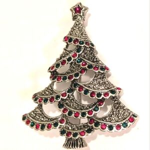 Avon 2018 Enamel Christmas Tree Pin Brooch